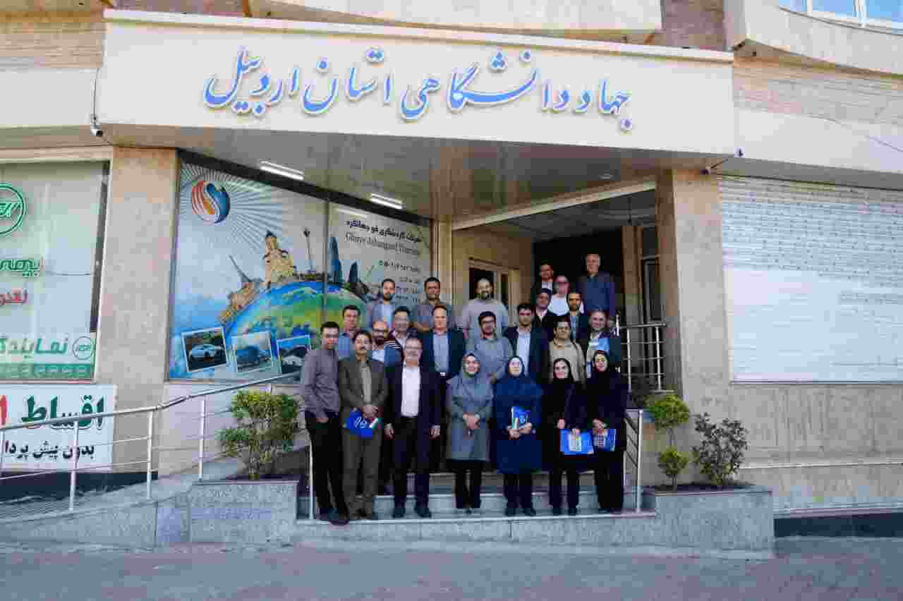 جهاد دانشگاهی برای خروج کشور از مسائل روز، برنامه‌ریزی و حضور موفق داشته باشد