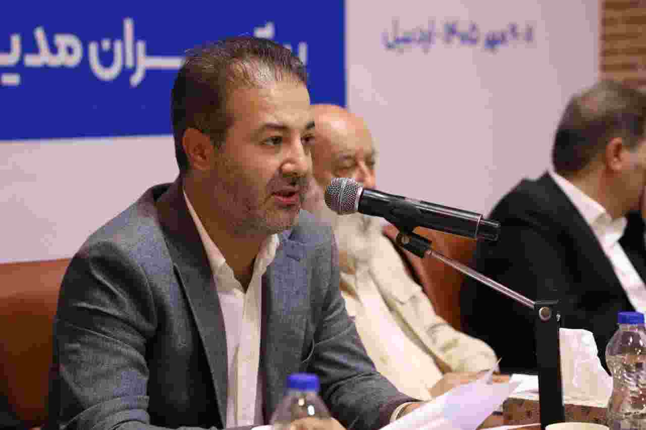 سپردن امور به نهادهای محلی کلید حل بسیاری از مشکلات شهری است